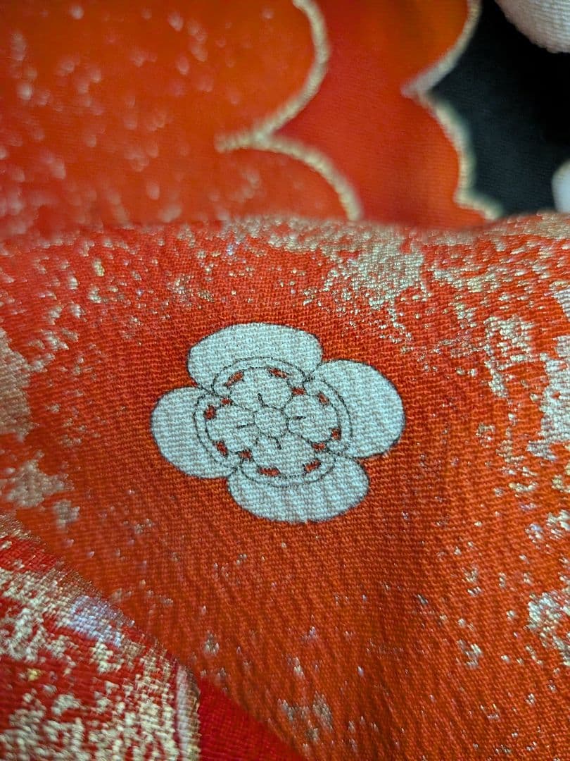 アンティーク黒引き振袖　豪快な松竹梅　＆アンティーク赤振袖長襦袢