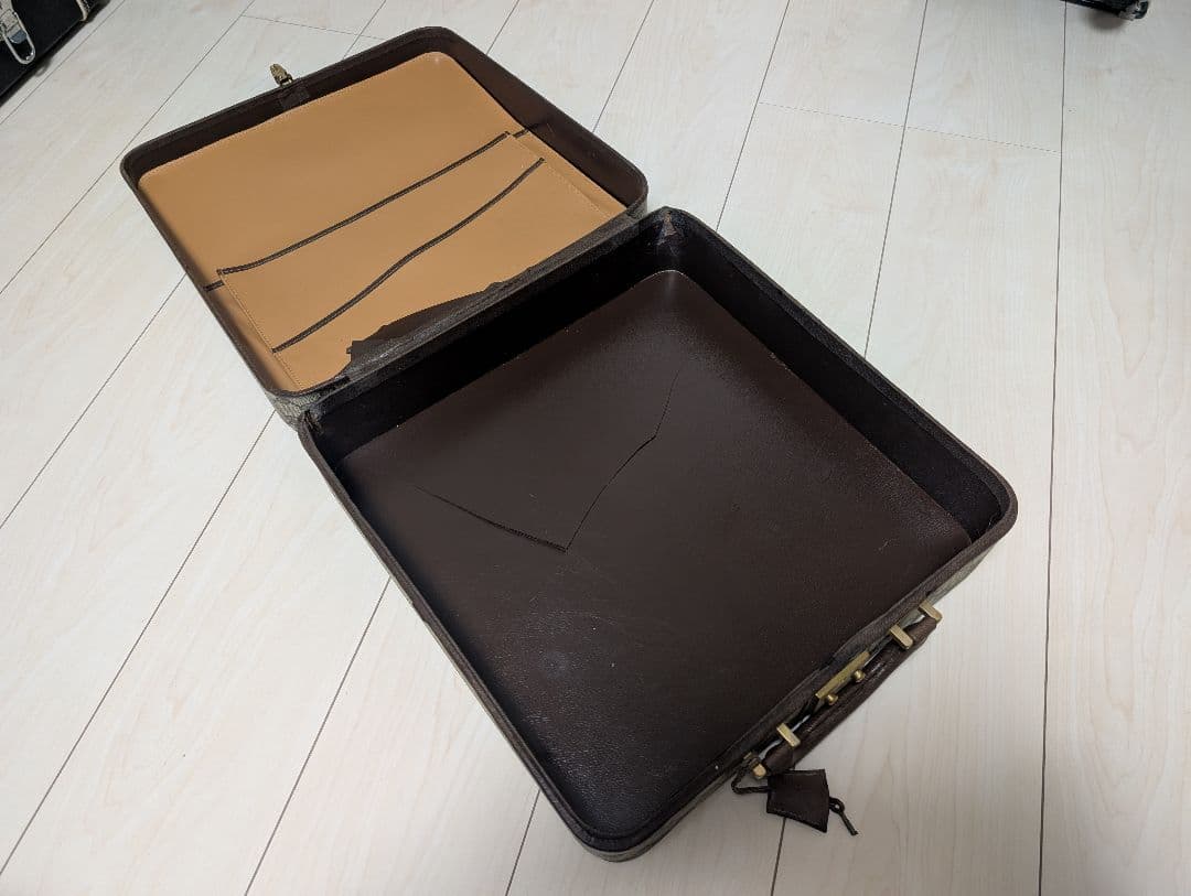 Gucci グッチ　オリベッティ　タイプライターLETTERA35