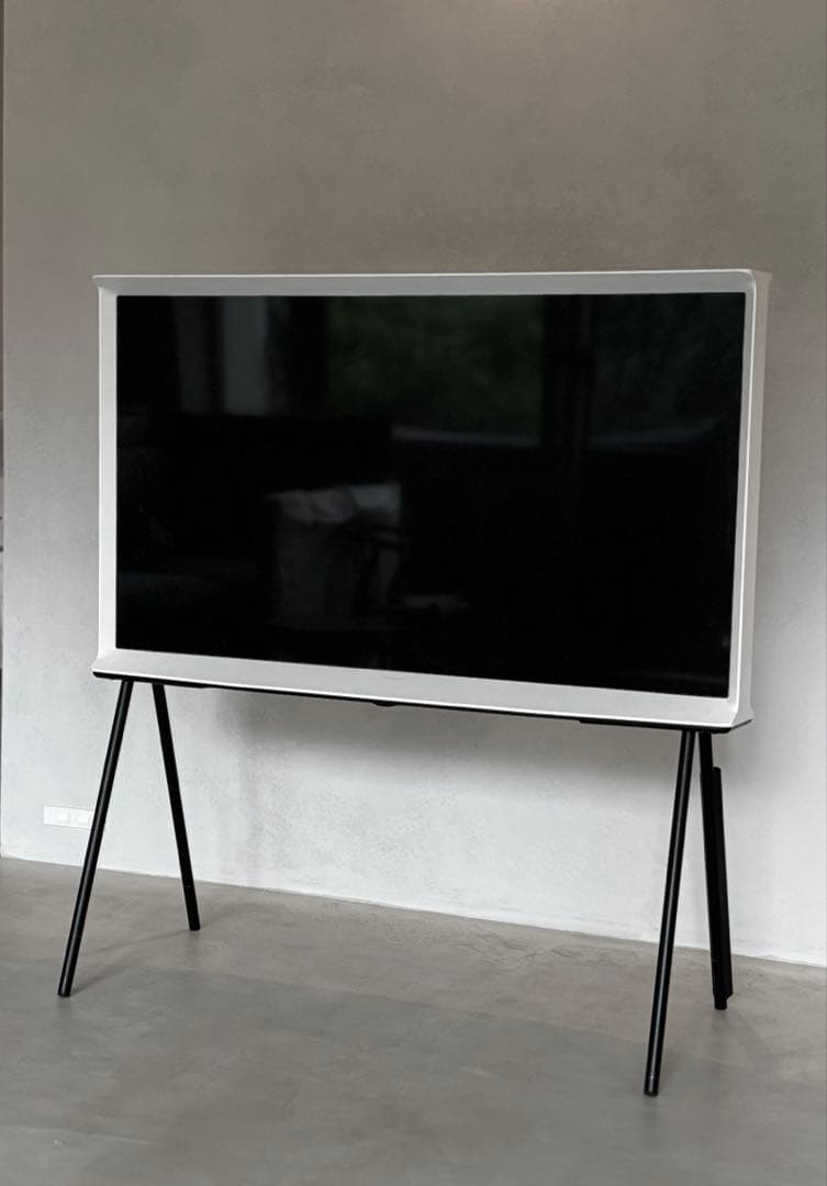 Samsung QN43LS01TA 43 Serif TV QLED日本未発売