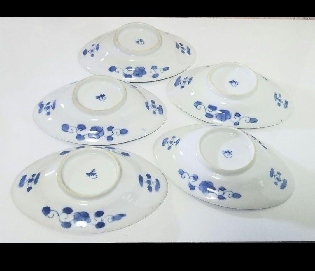 瑞の旧体での陶印いりの染め付け皿です