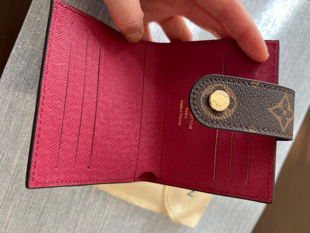 LOUIS VUITTON ルイヴィトン モノグラム 二つ折り財布