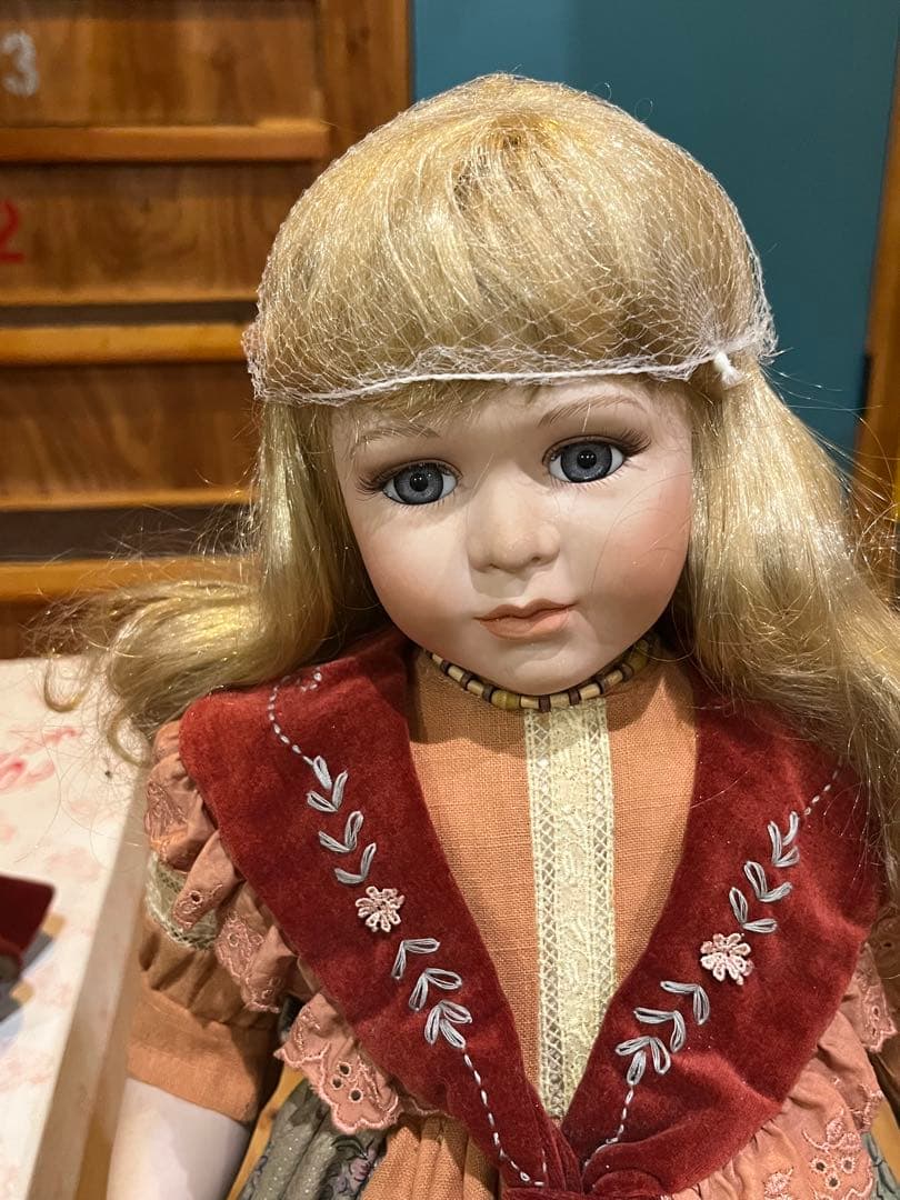 ビスクドール　ドイツ少女アンティークドール西洋人形cadeau ポーセリンドール