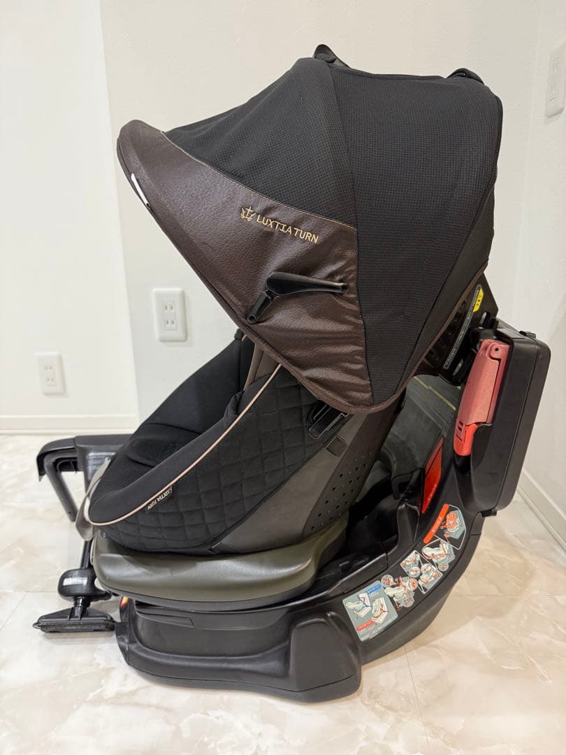 【美品】combi 360° ラクティアターン チャイルドシート CV-ETY