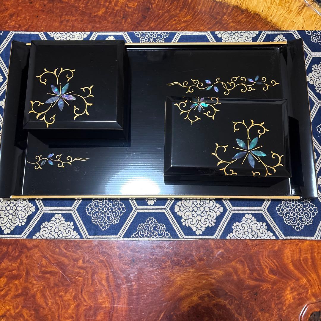 漆塗り巻煙草入れ、小物入れ金箔装飾