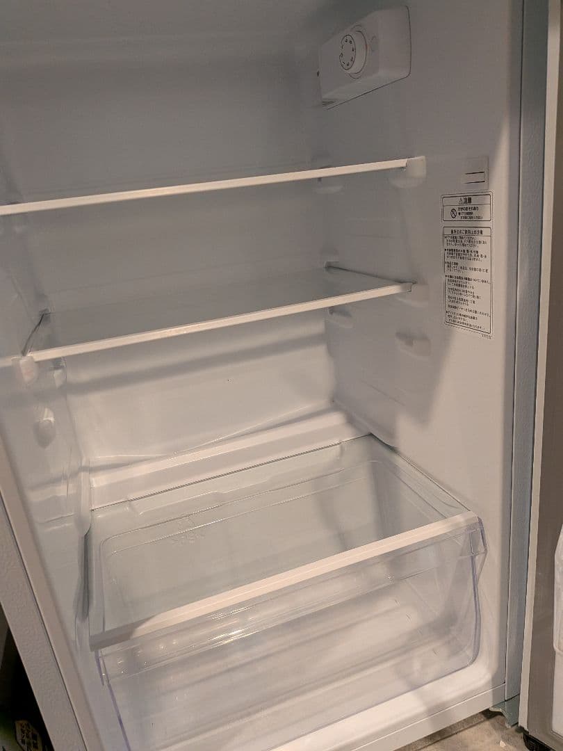 Hisense 冷蔵庫 ホワイト 3段棚付き