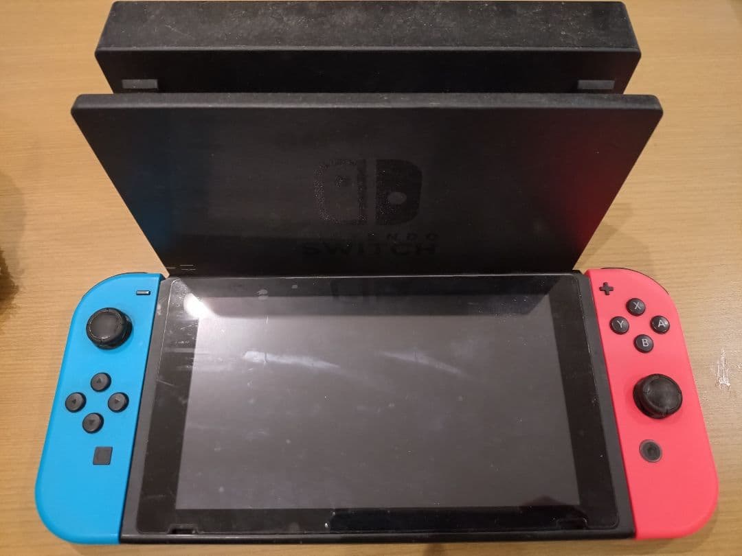【中古】Nintendo Switch本体（+ジョイコン・ドック）