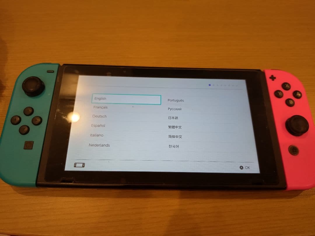 【中古】Nintendo Switch本体（+ジョイコン・ドック）