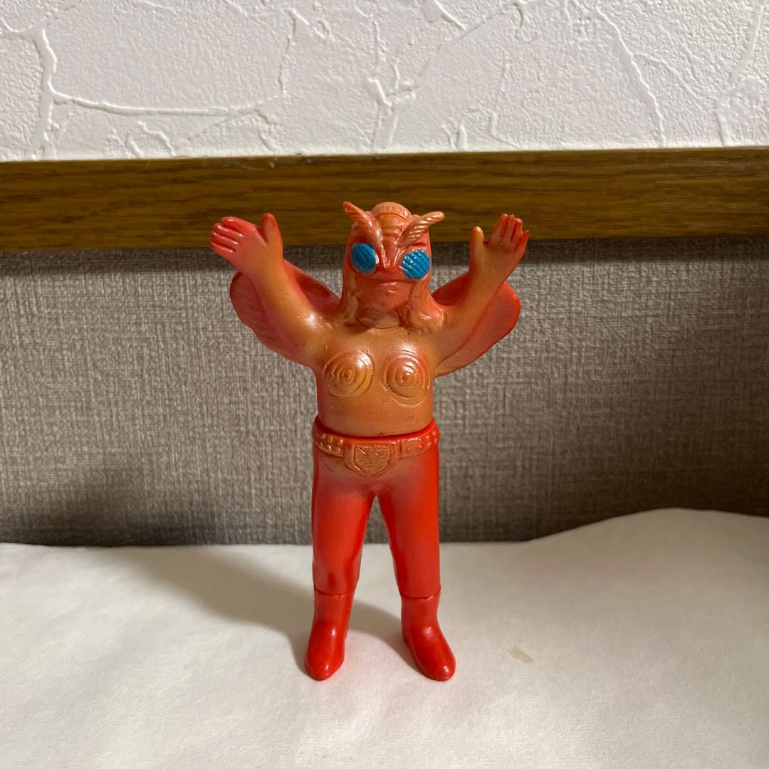 ⚠️レア　珍色　旧バンダイ　蜂女　ハチ女　ミニソフビ　当時物