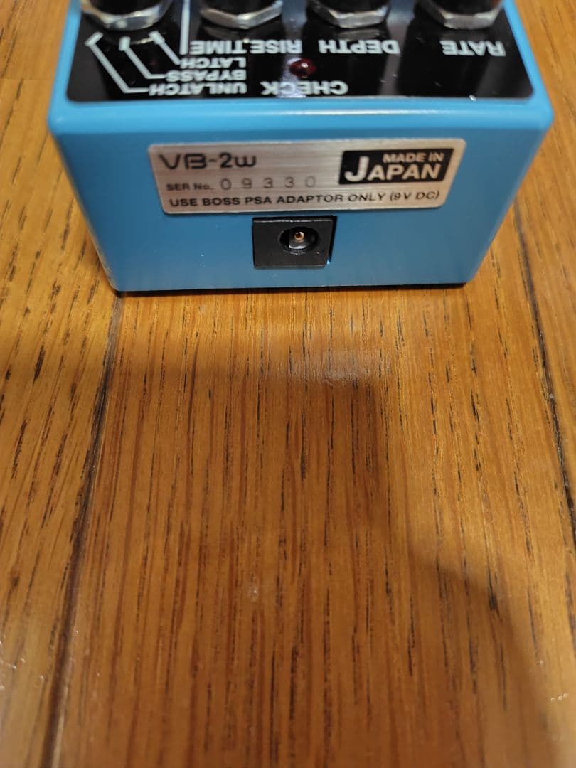 ギター BOSS Vibrato VB-2W