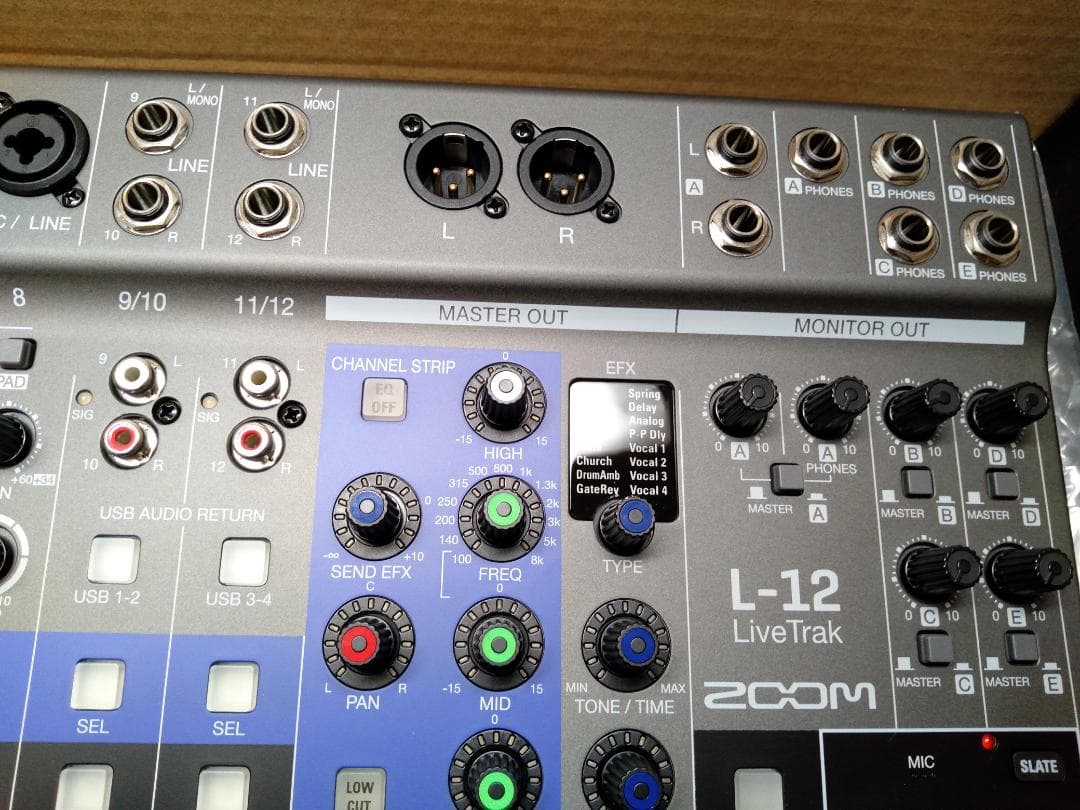 未使用品　ZOOM LiveTrak L-12 デジタルミキサー