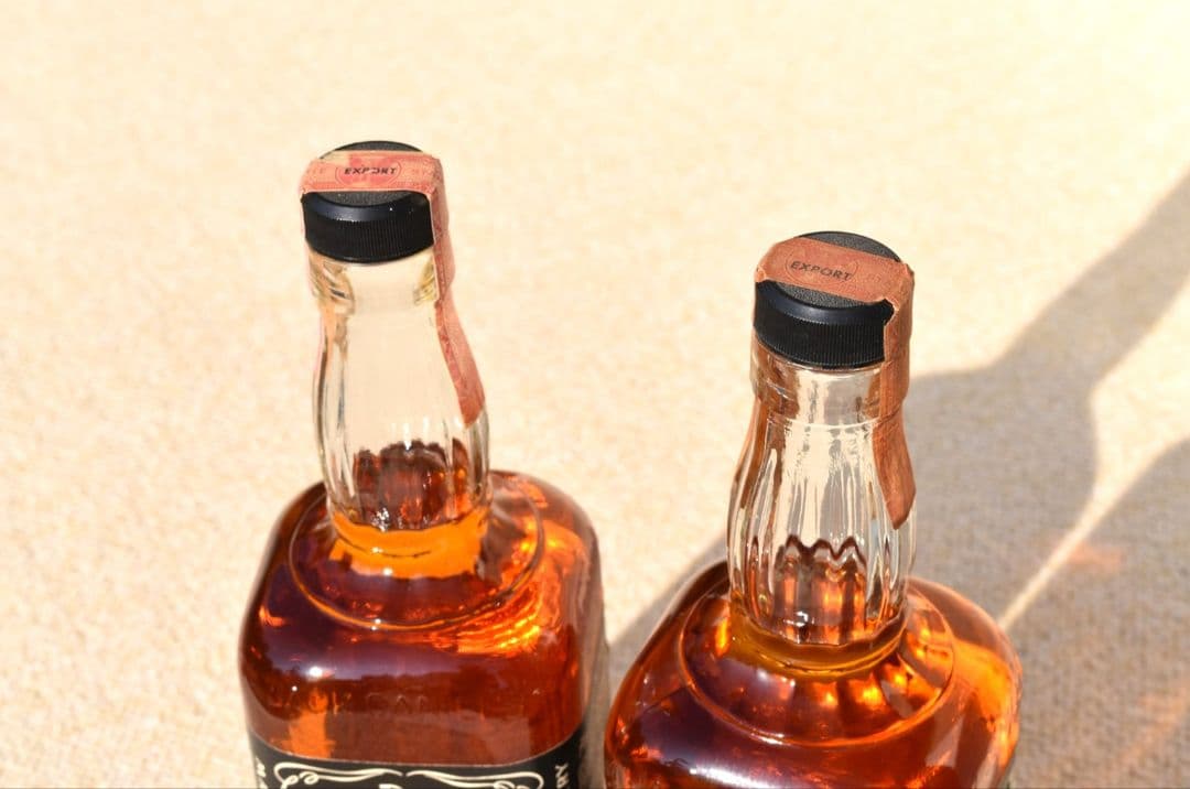 ■ ジャックダニエル 旧ボトル 赤紙封印 750ml 瓶底82 84 ■