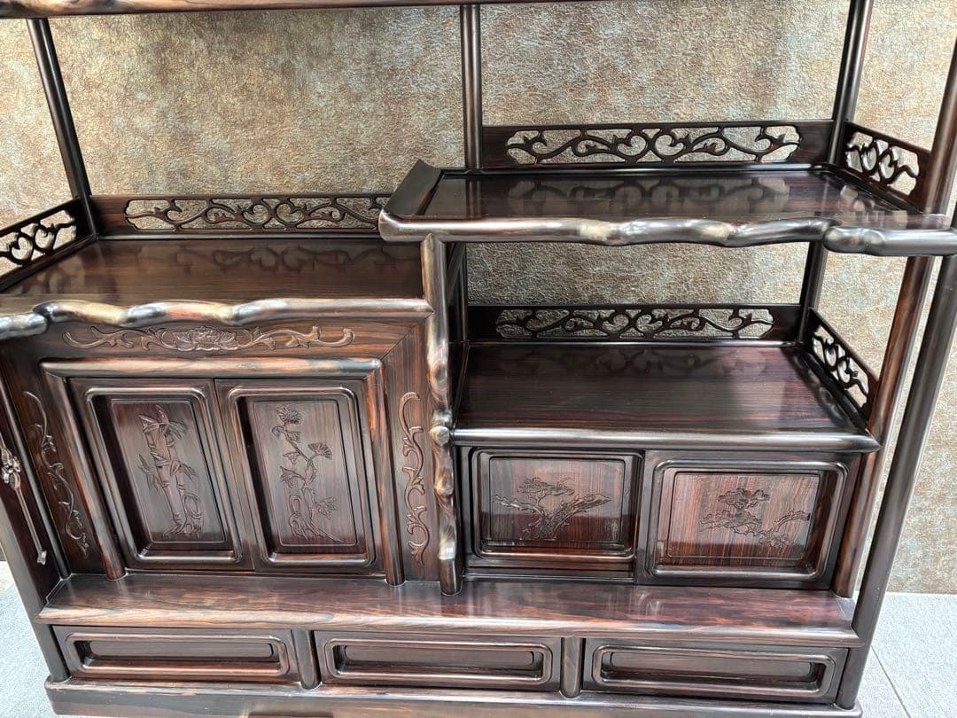 彫刻入り 黒檀 紫檀 飾り棚 茶箪笥 アンティーク
