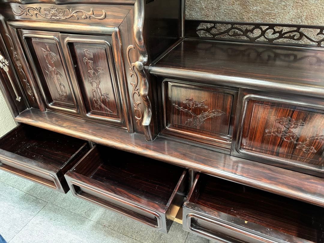 彫刻入り 黒檀 紫檀 飾り棚 茶箪笥 アンティーク