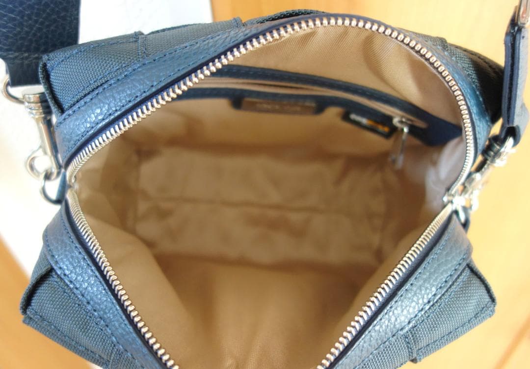 IACUCCI ショルダーバッグ ベルタ CORDURA Sサイズ ネイビー