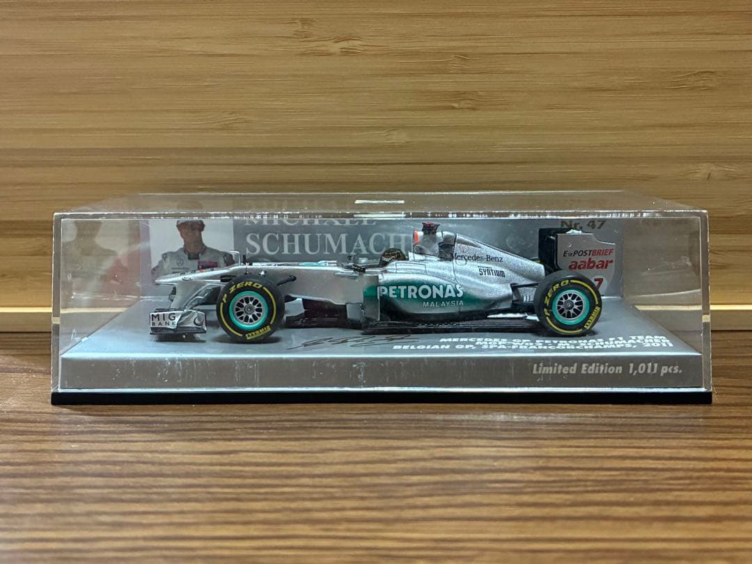 ミニチャンプス1/43メルセデスMGP M.シューマッハ2011年ベルギーGP
