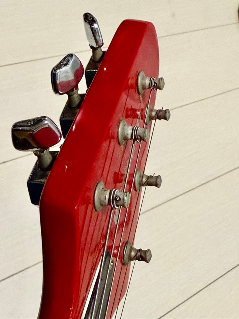 スピーカー内蔵ミニギター MASTER CRAFT