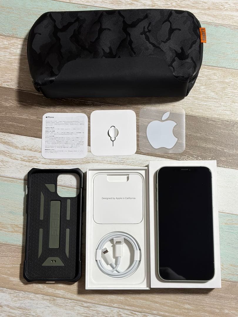 Apple iPhone 12 128GBミントグリーン UAGケースとポーチ