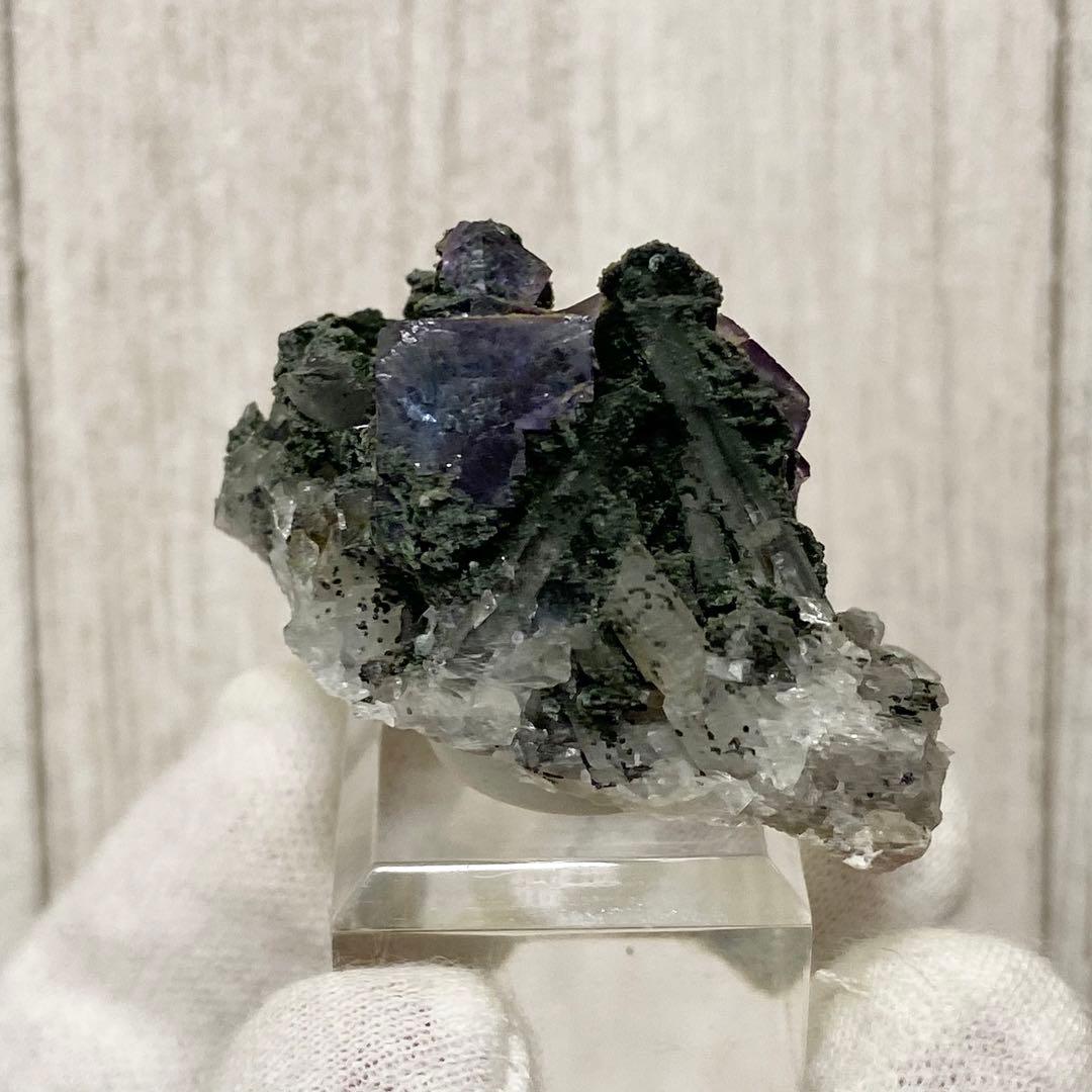 フローライト　クォーツ　ヤオガンシャン　鉱物標本　原石　天然石　ストーン　共生