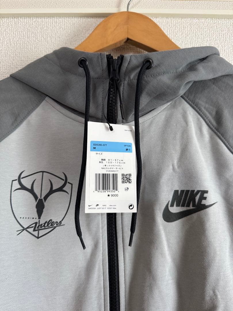 鹿島アントラーズ　限定モデル　パーカー　M 新品