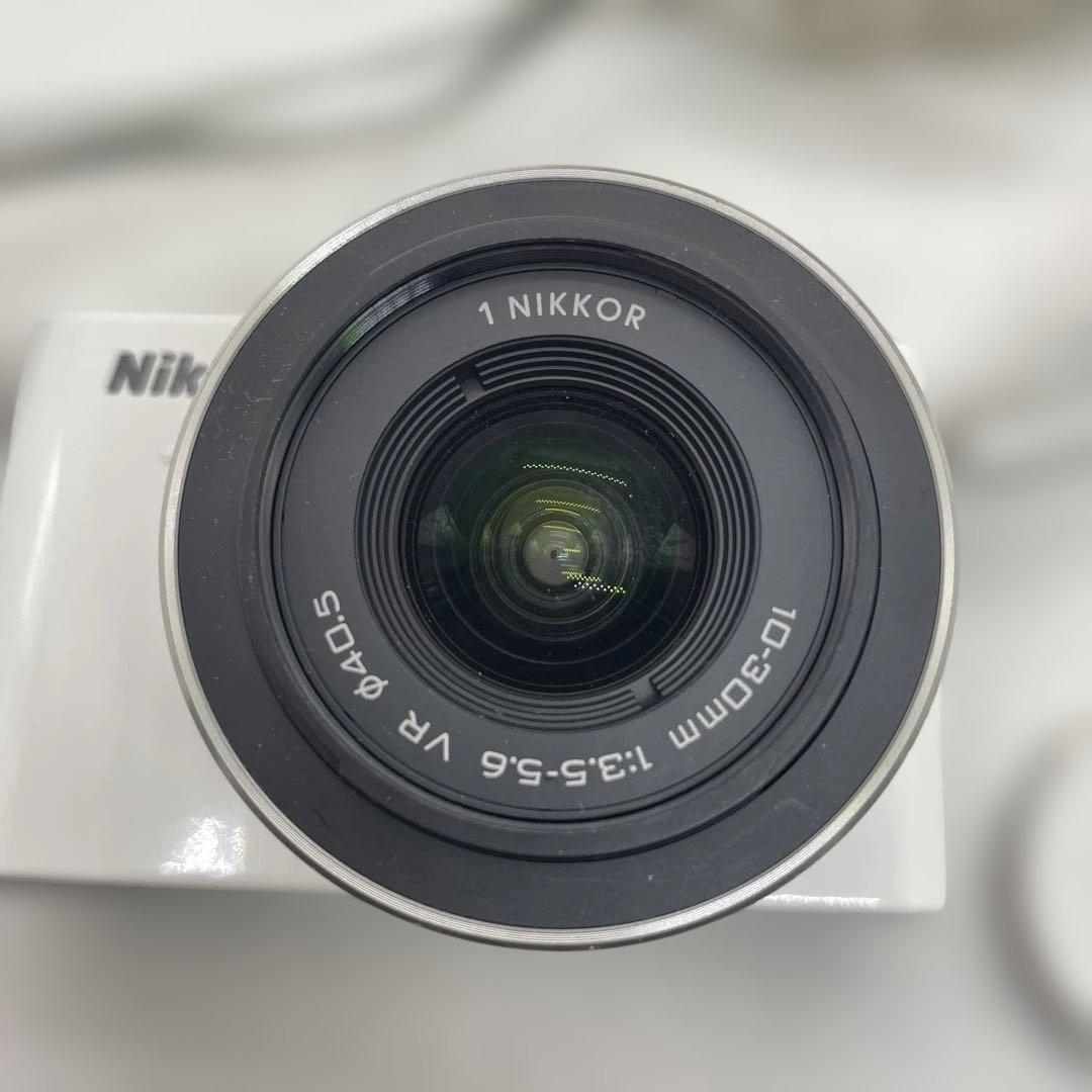 【iy/12.9】Nikon 1 J1 レンズキット10-30mm3.5-5.6