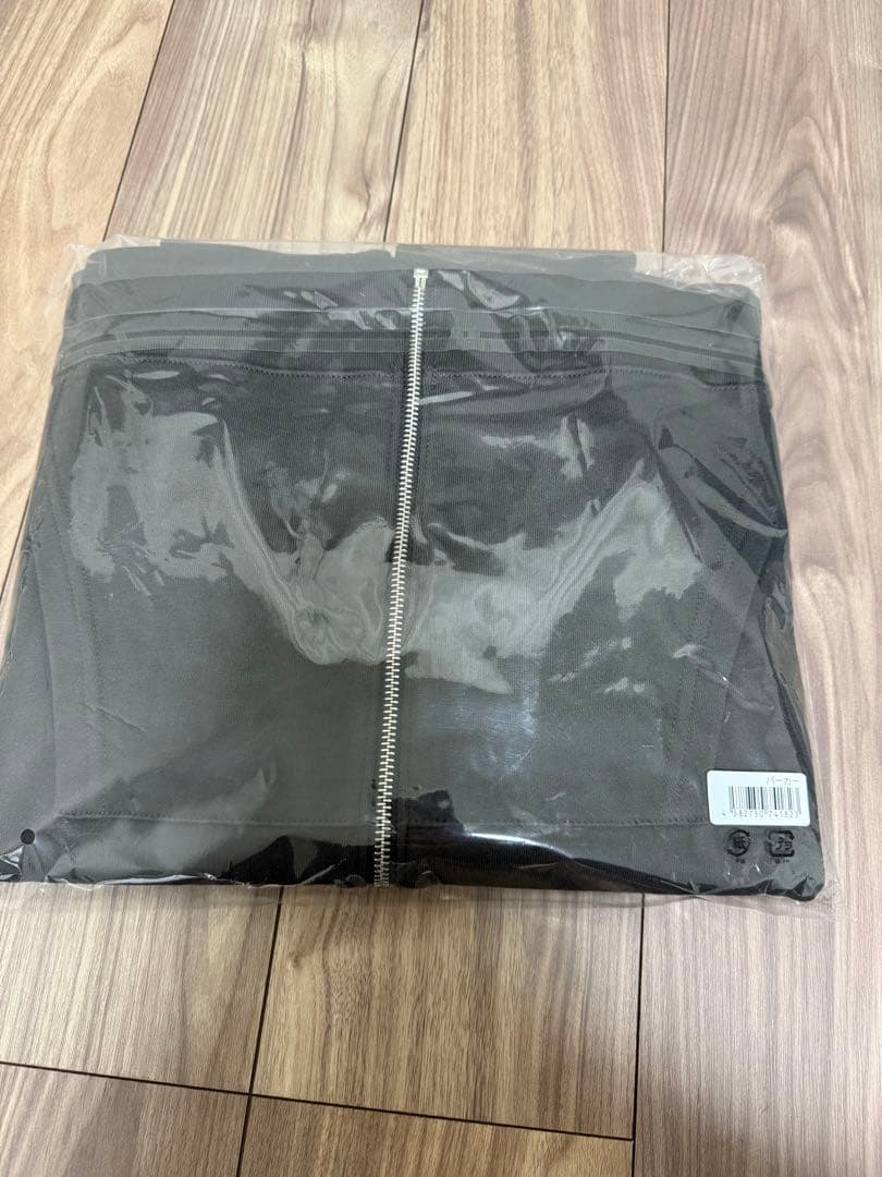 【新品未開封品】SixTONES MILESixTONES パーカー☆