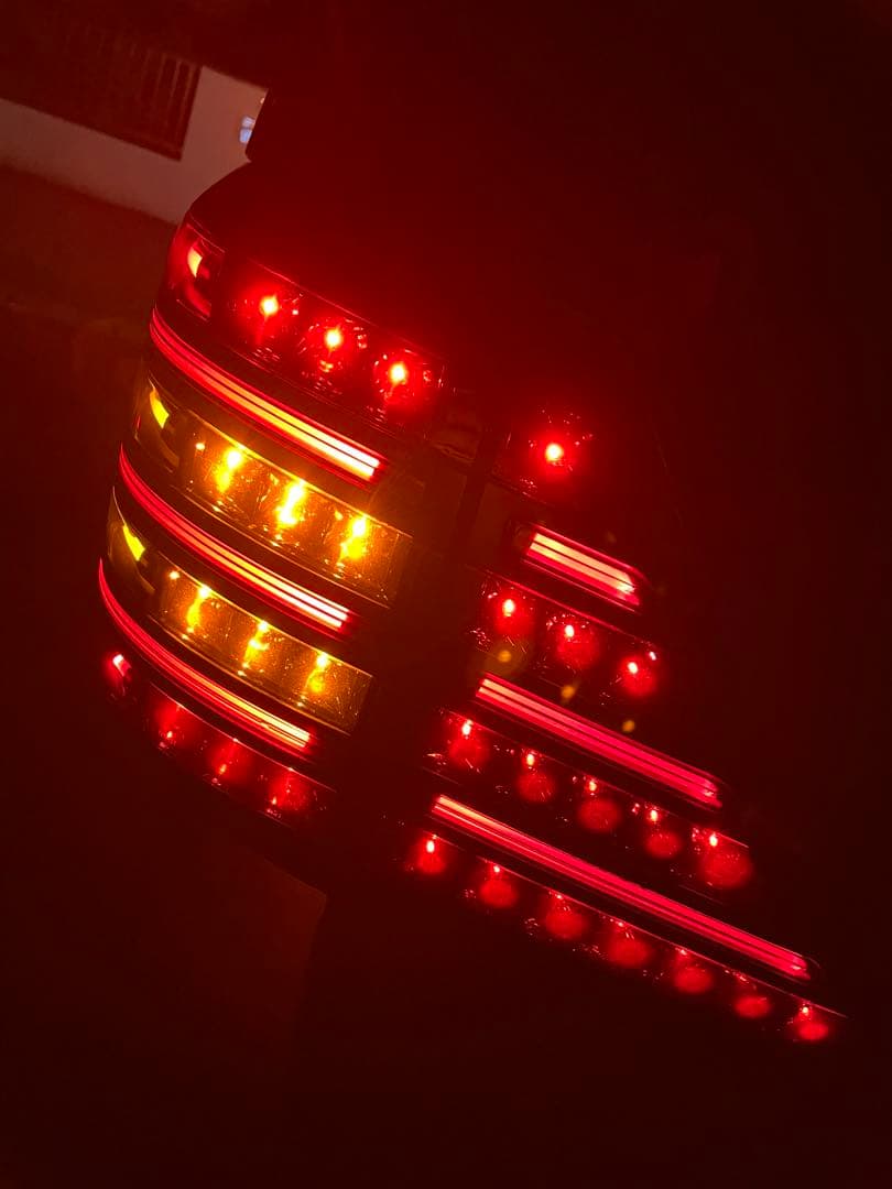 ウ*ー様 ヴェルファイア20、アルファード20　テールランプバレンティー