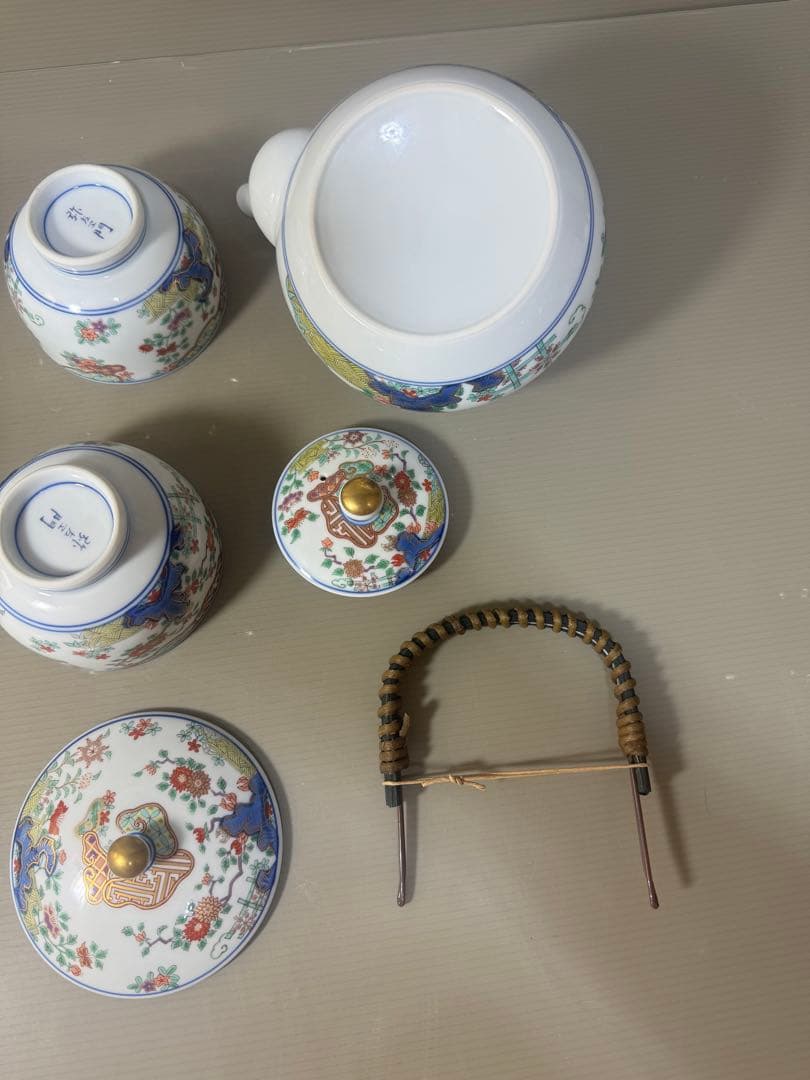 2399 有田焼　弥左衛門　茶器セット　急須1客　湯呑蓋付4客　金彩