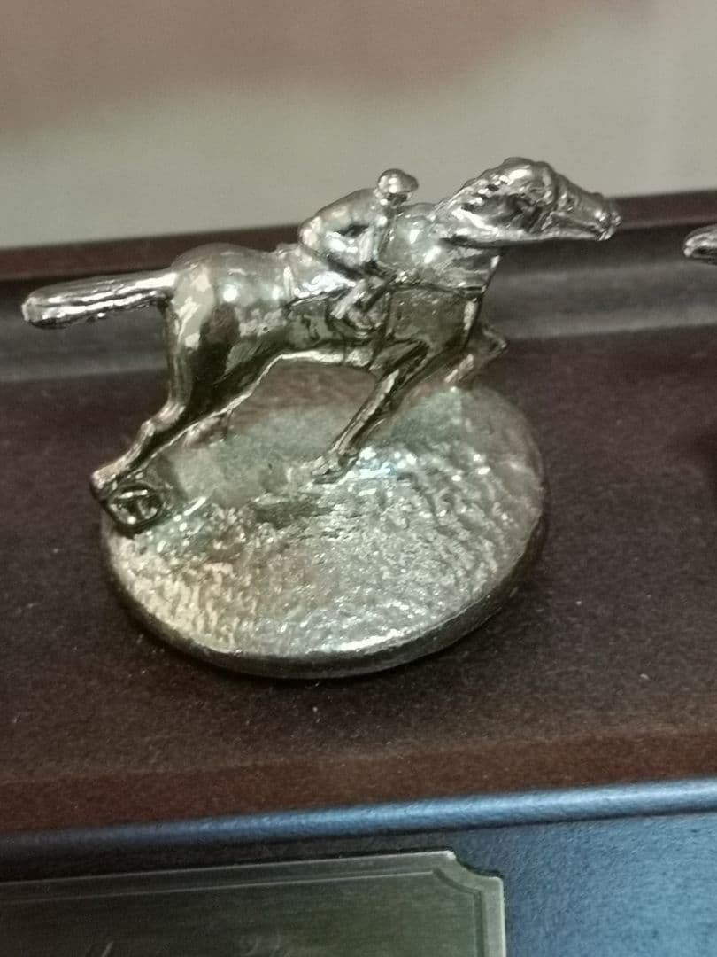 ブラントンBLANTON'S専用台座と貴重なゴールドキャップ全種類