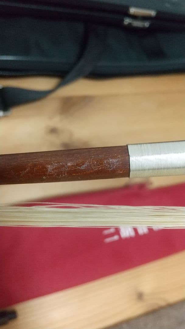 ニ胡　民族古楽器 ソフトケースと音程表示装置、替えの弓、内弦、外弦付き