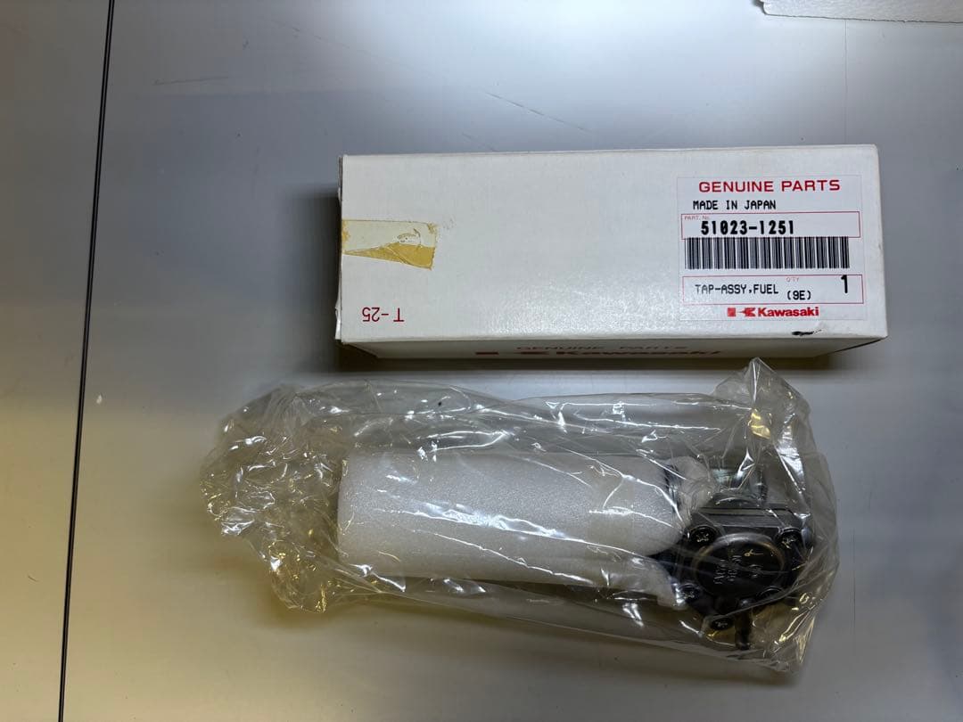 Kawasaki タンク ブラック/ゴールド