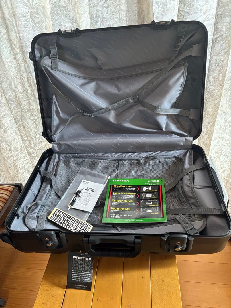 未使用プロテックス・PROTEX黒キャリーケースZ-330・4輪ハードケース
