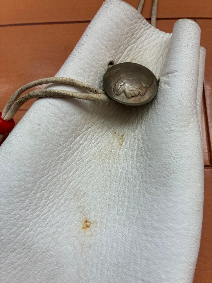 GORO'S 5セント コンチョ付き 巾着ポーチ 鹿皮 ホワイト