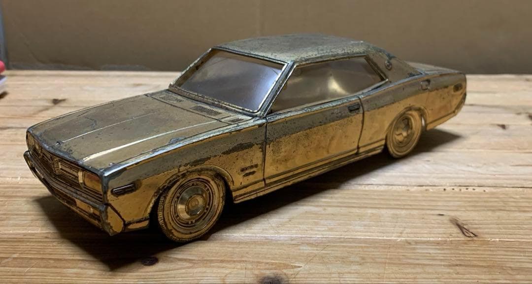 ニッサン　グロリアハードトップ　GX　ダイカスト　カー　希少品