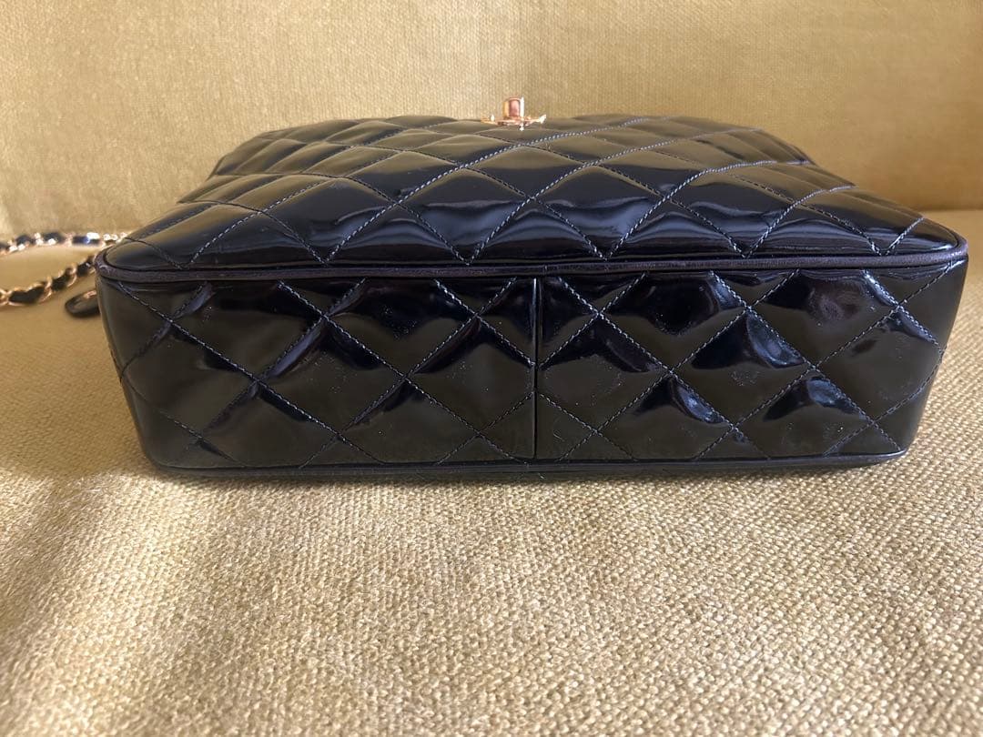 CHANEL ブラック パテントレザー チェーンショルダーバッグ ヴィンテージ