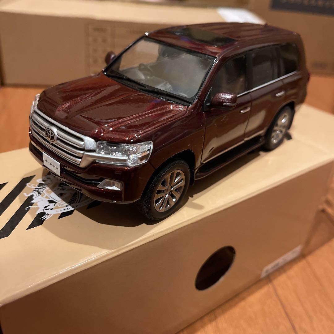 トヨタ　ミニカー　ランドクルーザー200