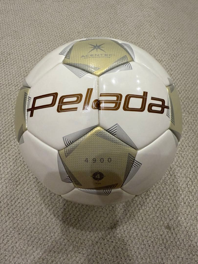 モルテン　Pelada ペレーダ4900 サイズ4 ゴールドエディション