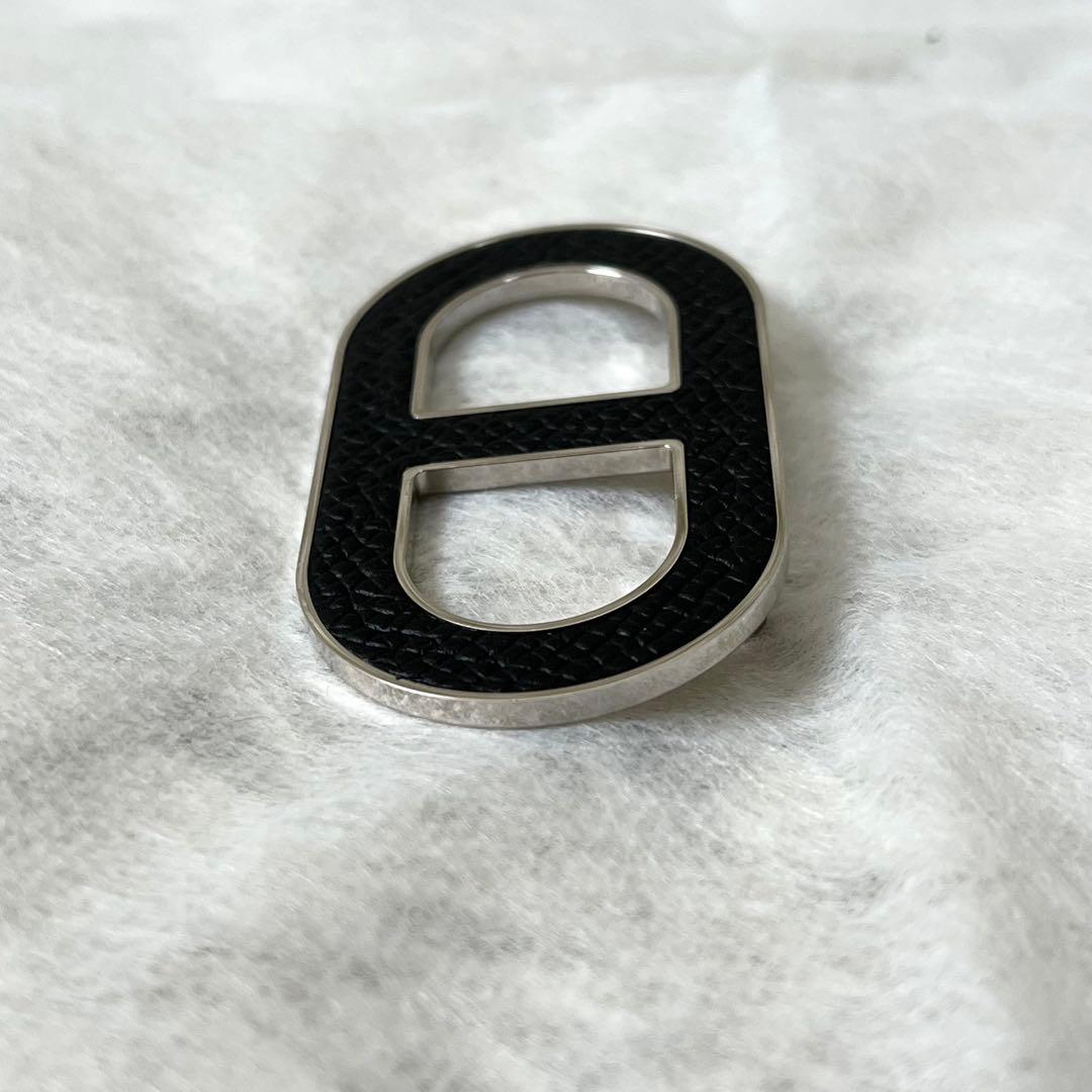 HERMES　シェーヌダンクル　バッジ　ブローチ　ブラック　黒　シルバー　箱付き