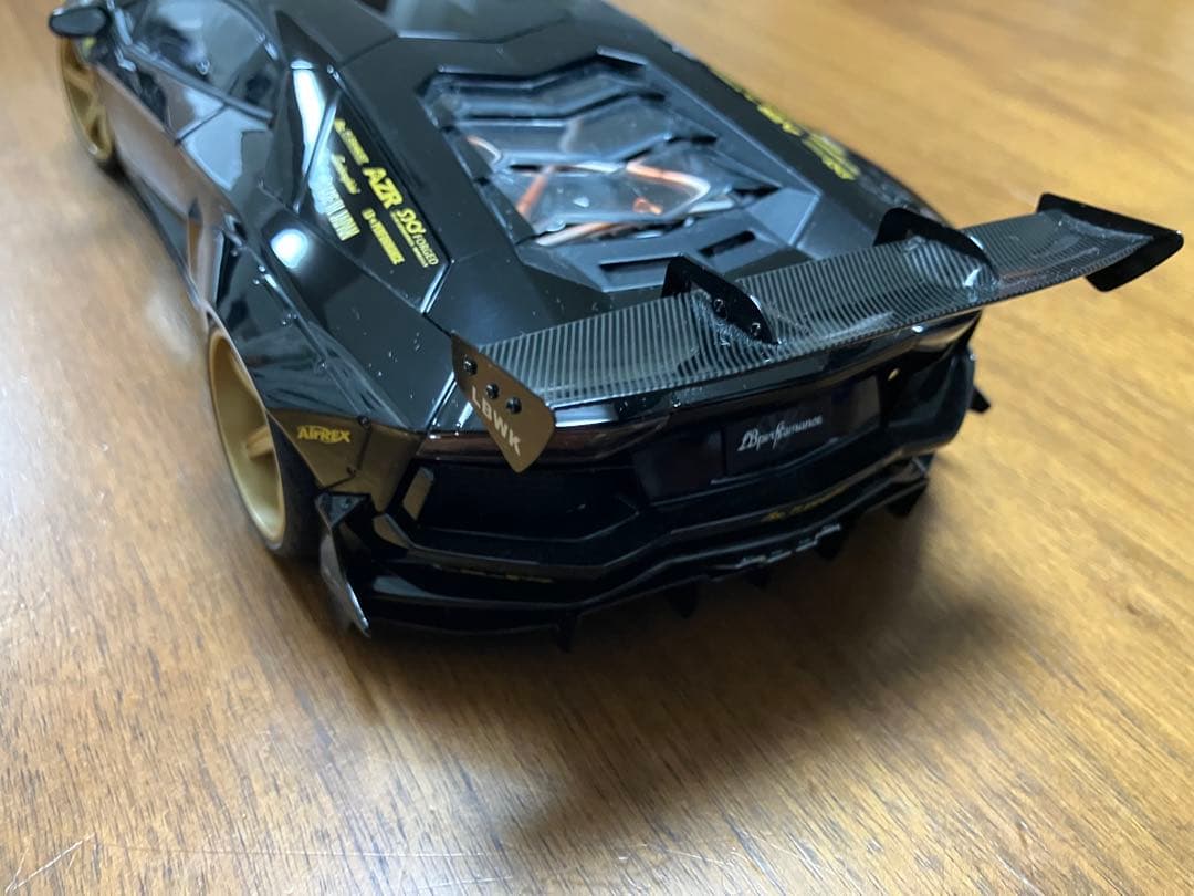 1/18 オートアート　AUTOart ランボルギーニ アヴェンタドールLBWK