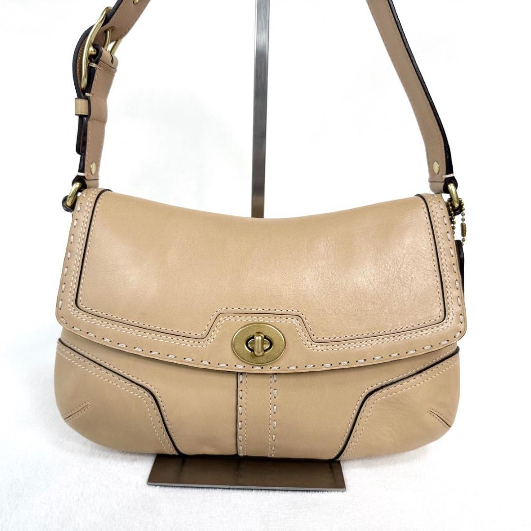 COACH ターンロック レザー フラップ ベージュ ショルダーバッグ 肩掛け