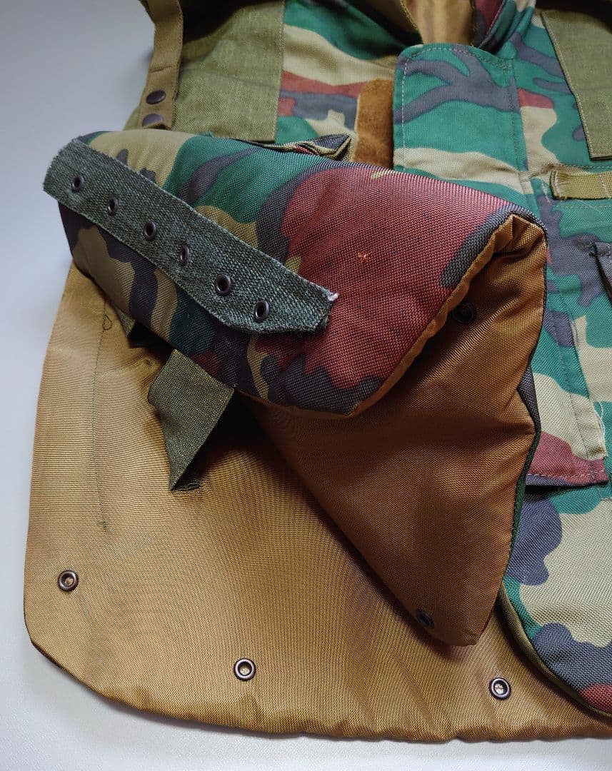 ミリタリーベスト