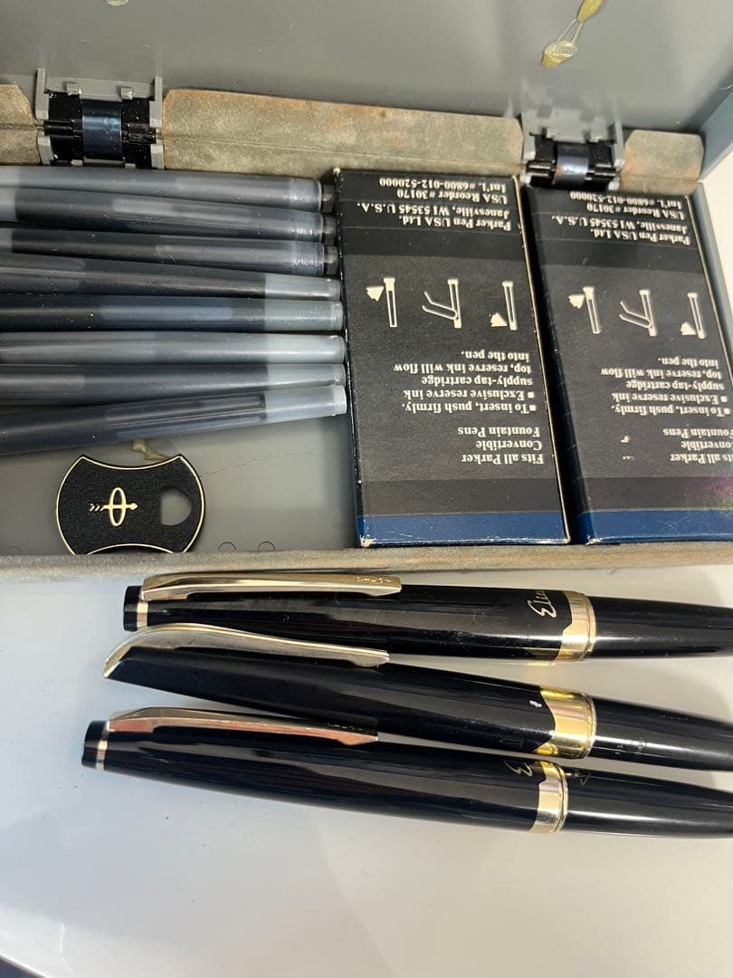 黒い万年筆セット 2本 インクカートリッジ付き