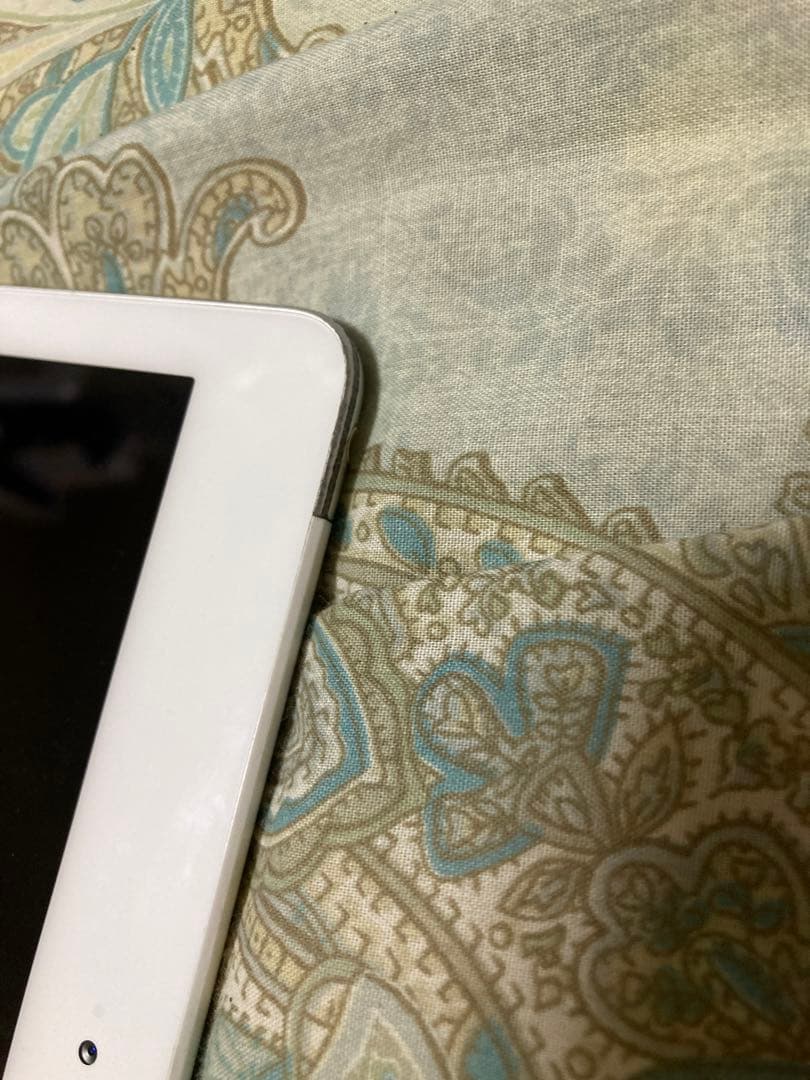 アップル iPad 第6世代 128GB シルバー　セルラーSIMフリー