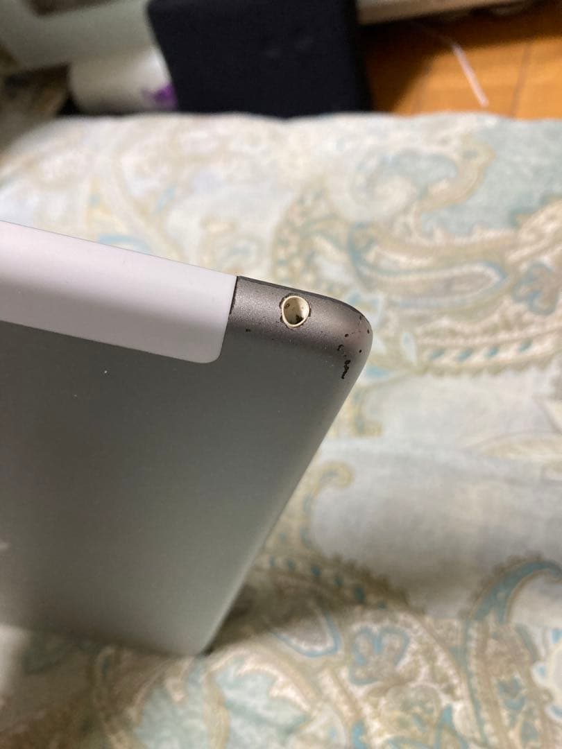 アップル iPad 第6世代 128GB シルバー　セルラーSIMフリー