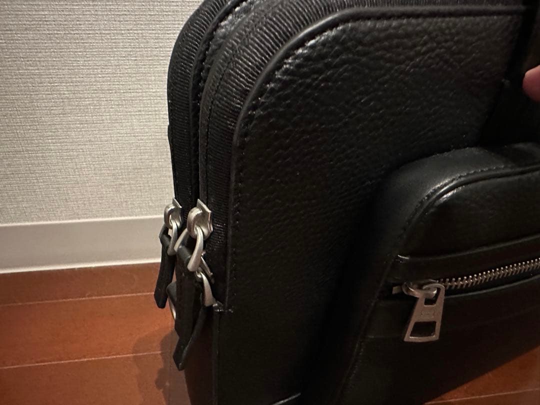 値下！美品   ブラック セントラルコンピュータバッグ