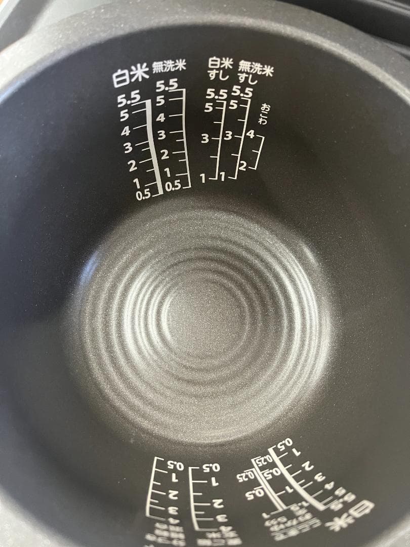 TOSHIBA　炊飯器　RC-10HGW　圧力IH炊飯器