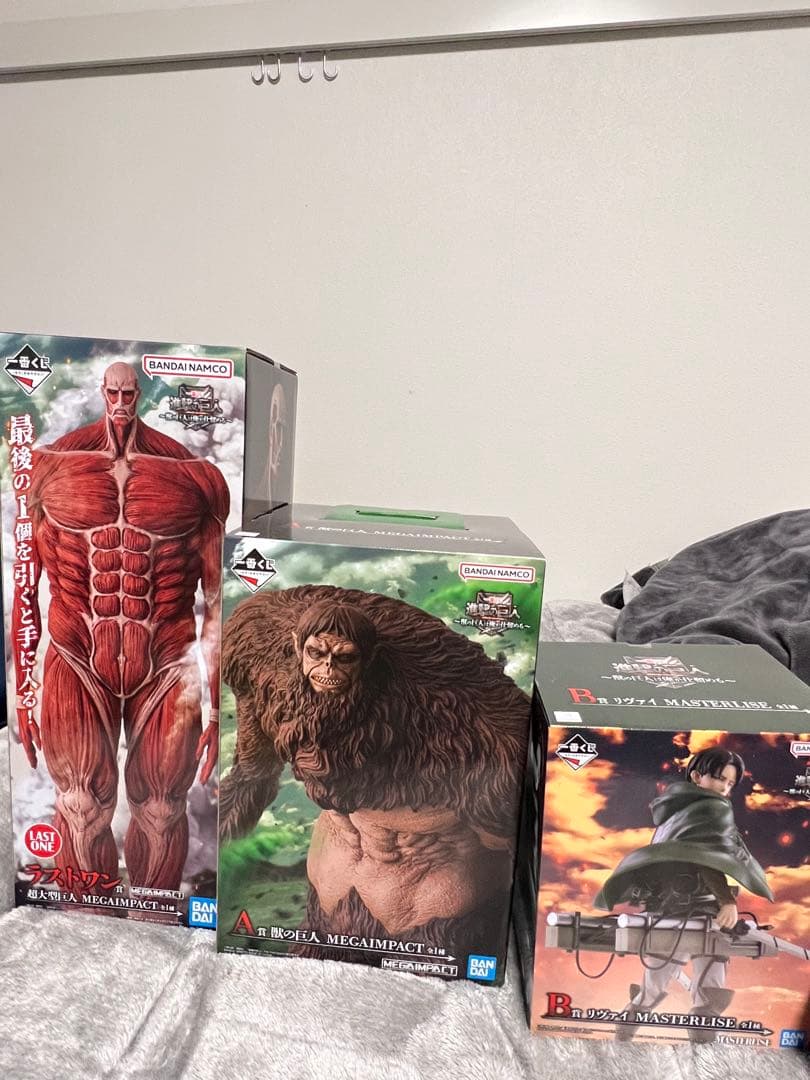 進撃の巨人一番くじ　獣の巨人は俺が仕留める 3点セット　A,B,ラストワン賞