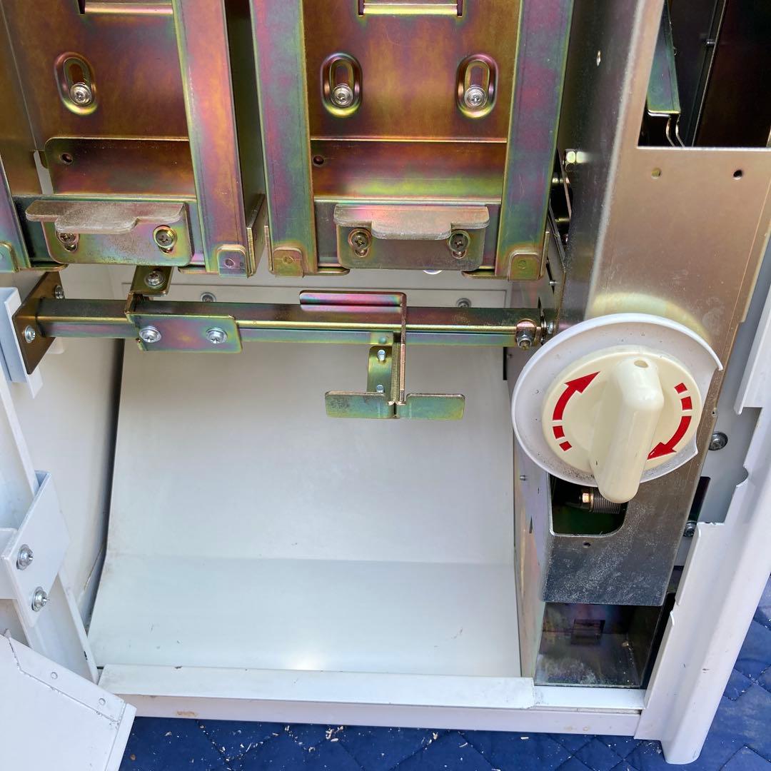 カードガチャ　手動式自動販売機　ダイト　DF-5 鍵新品