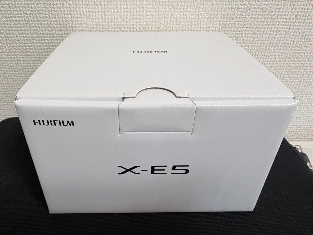 【即購入OK】Fujifilm X-E5 シルバー　ボディのみ