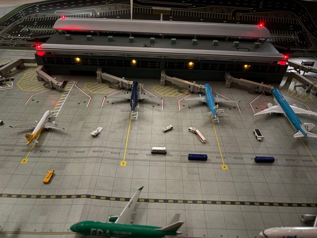 ①GJARPTB2 空港ターミナルビル　②GJAPS006 専用マット　セット