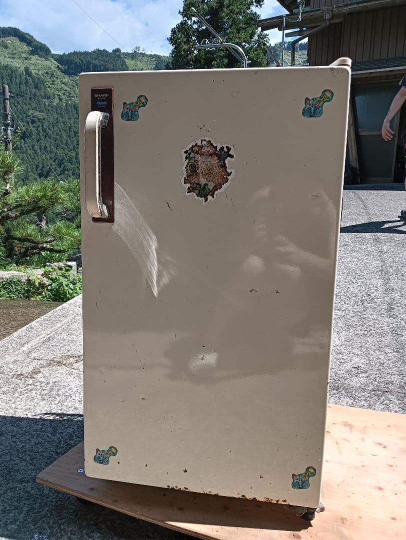 ヴィンテージ冷凍庫 シャープ電気冷凍庫 FJ-63A　1991年製